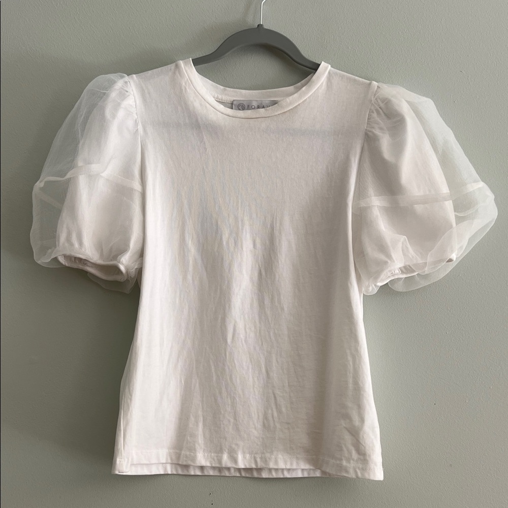 Foravi White Puff Sleeve Top NWT see pics